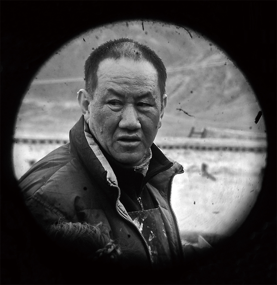 谢东明个人照片.jpg
